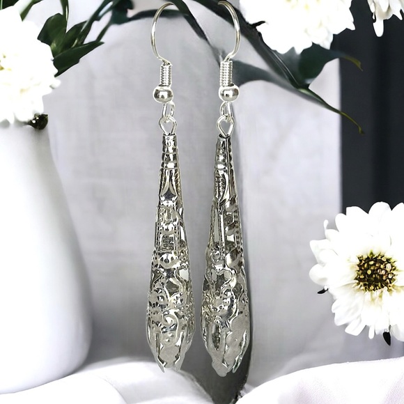 5 For $25💫Alternative Long Silver Filigree Dangles Earrings - Picture 5 of 7